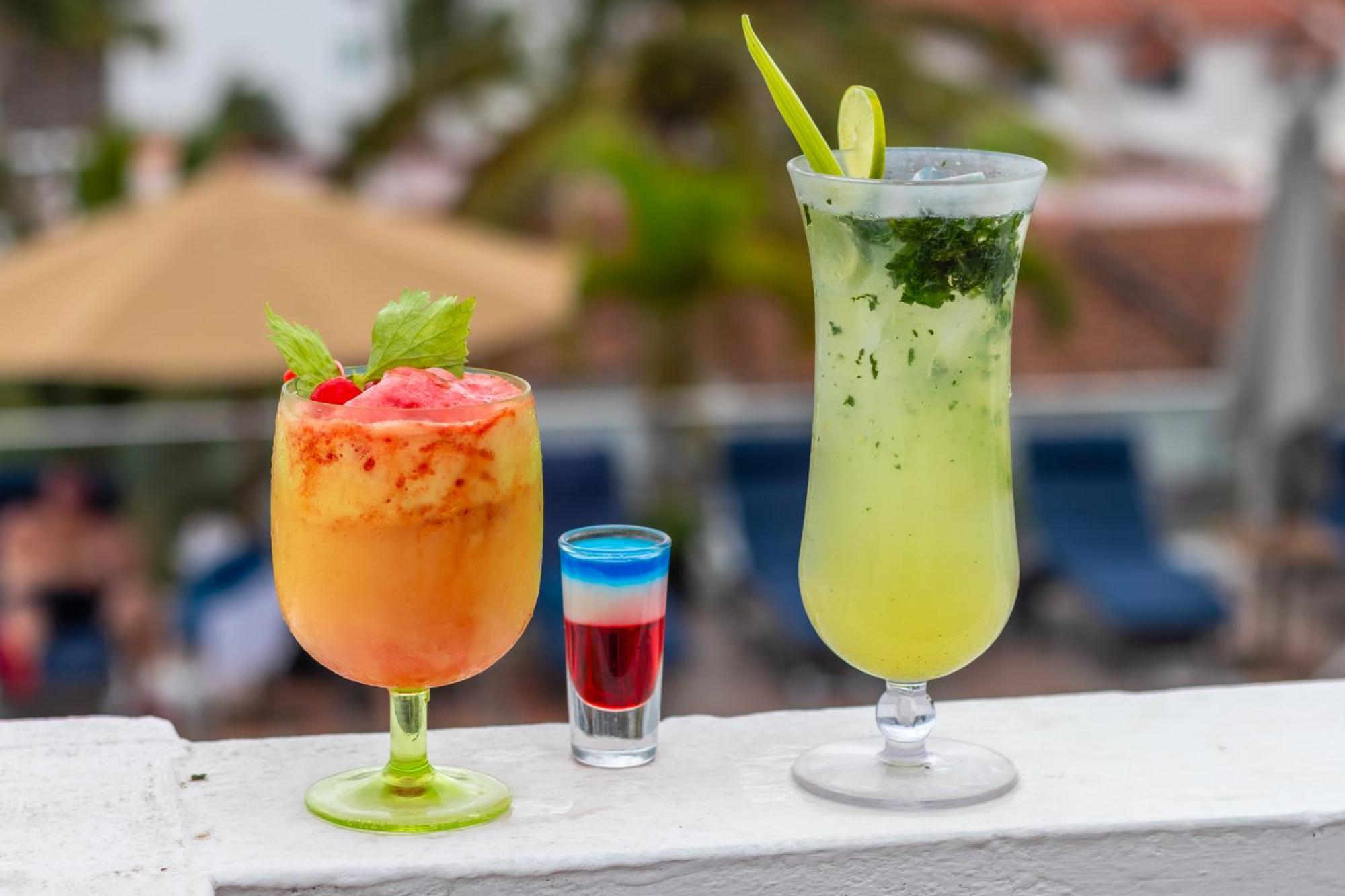 The Paramar Beachfront Boutique Hotel With Breakfast Included - Downtown Malecon ปูแอร์โตบาญาร์ตา ภายนอก รูปภาพ