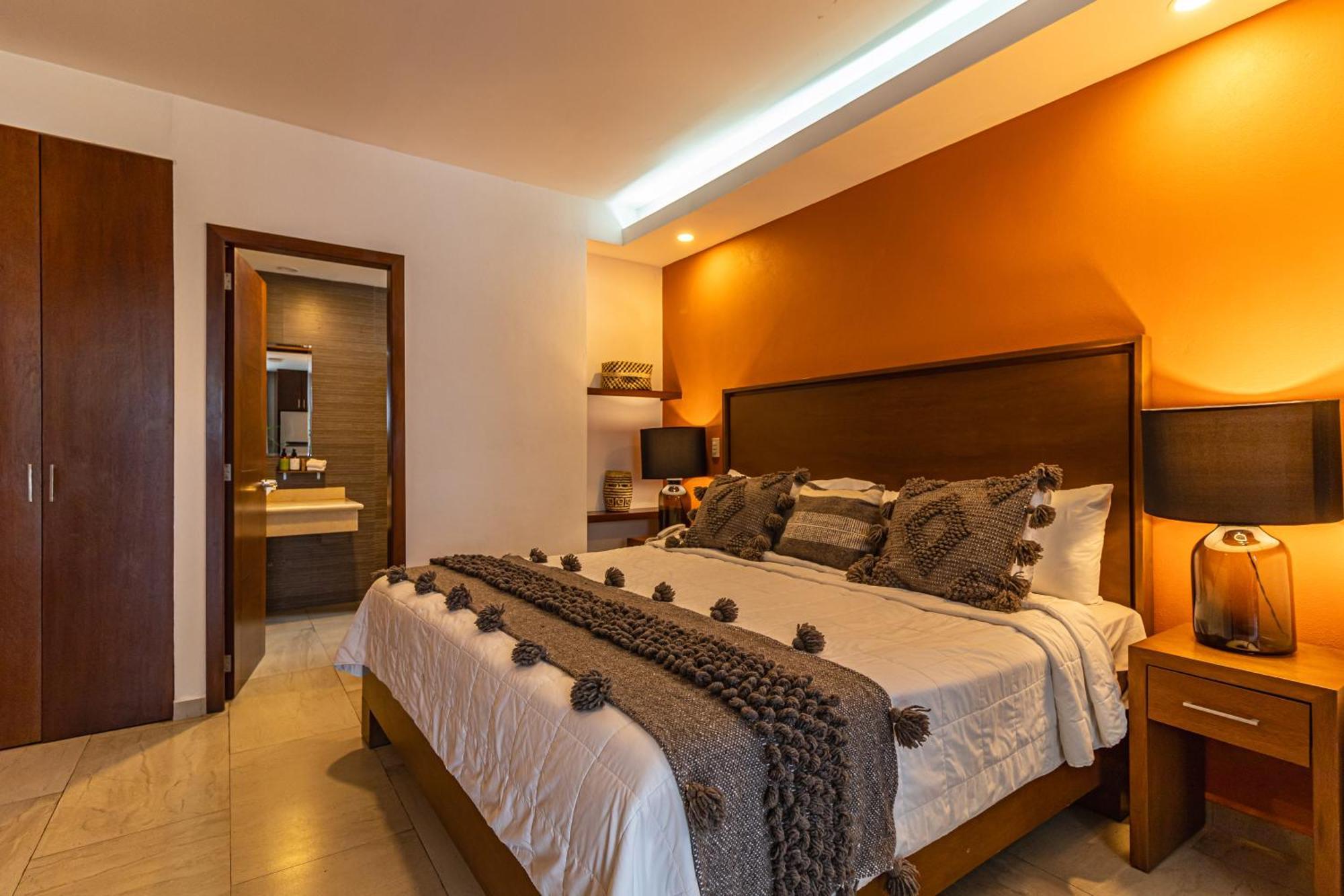 The Paramar Beachfront Boutique Hotel With Breakfast Included - Downtown Malecon ปูแอร์โตบาญาร์ตา ภายนอก รูปภาพ