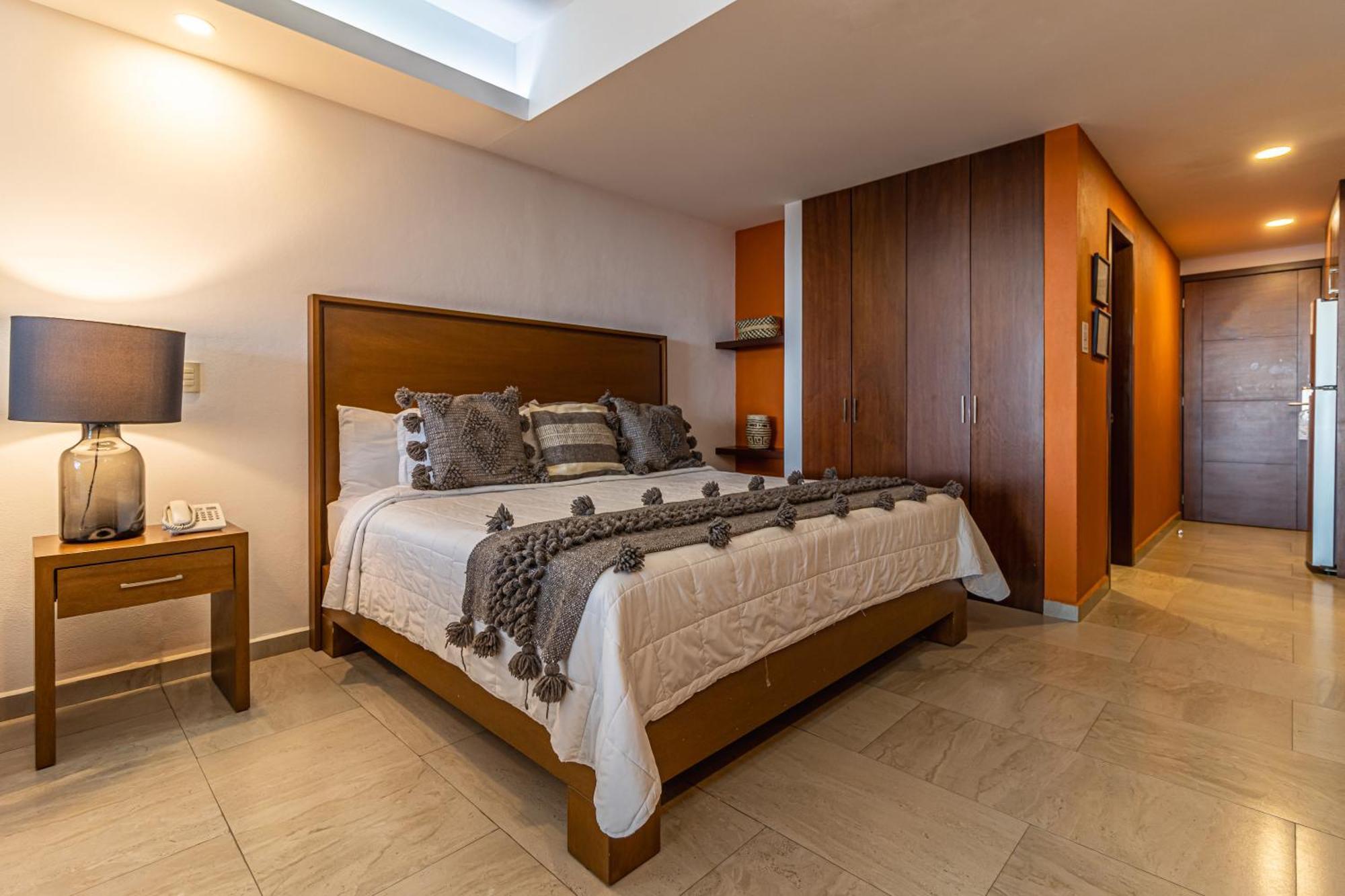 The Paramar Beachfront Boutique Hotel With Breakfast Included - Downtown Malecon ปูแอร์โตบาญาร์ตา ภายนอก รูปภาพ