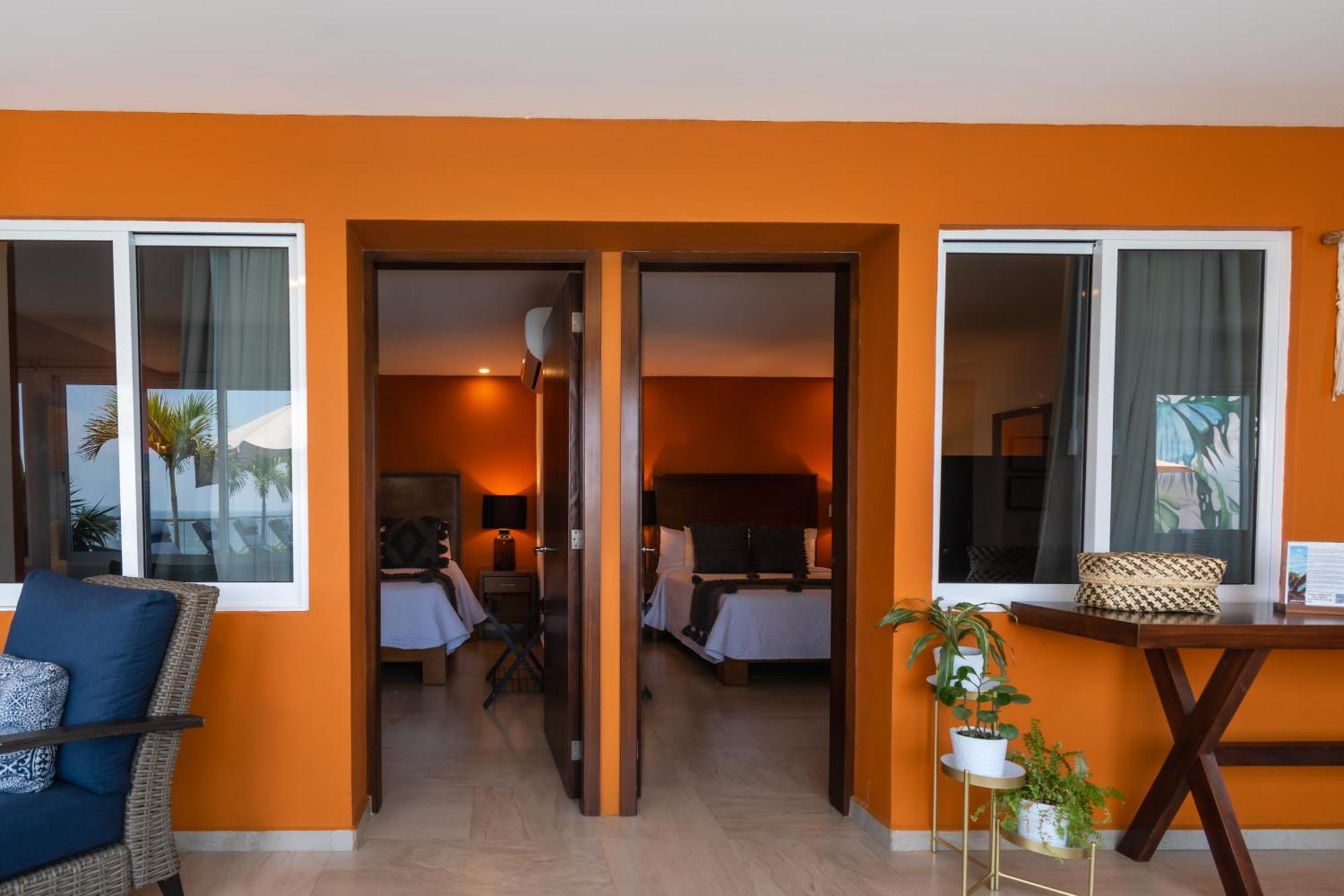The Paramar Beachfront Boutique Hotel With Breakfast Included - Downtown Malecon ปูแอร์โตบาญาร์ตา ภายนอก รูปภาพ