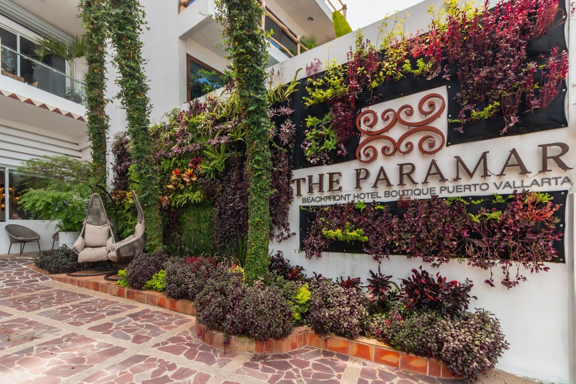 The Paramar Beachfront Boutique Hotel With Breakfast Included - Downtown Malecon ปูแอร์โตบาญาร์ตา ภายนอก รูปภาพ