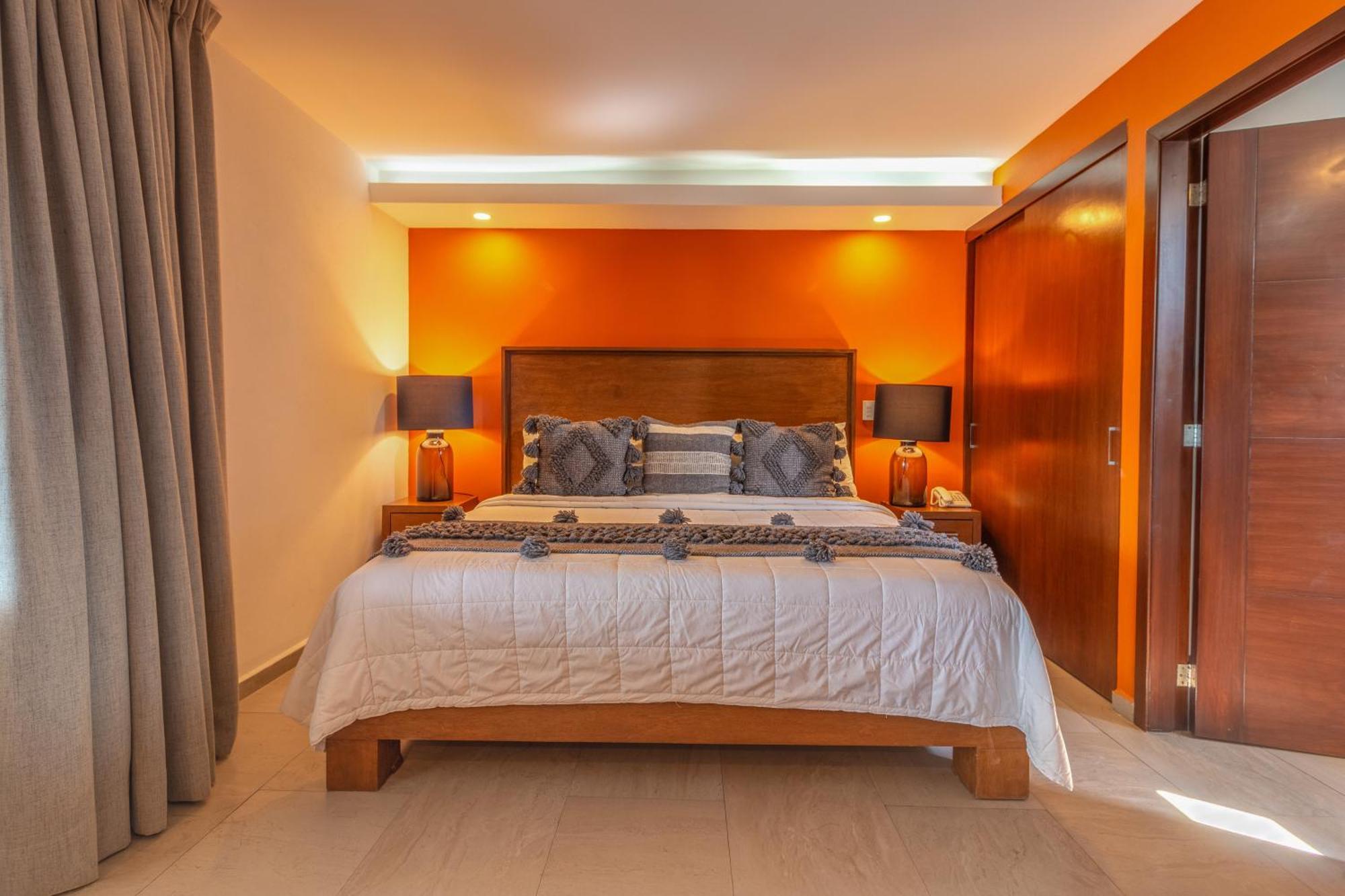 The Paramar Beachfront Boutique Hotel With Breakfast Included - Downtown Malecon ปูแอร์โตบาญาร์ตา ภายนอก รูปภาพ